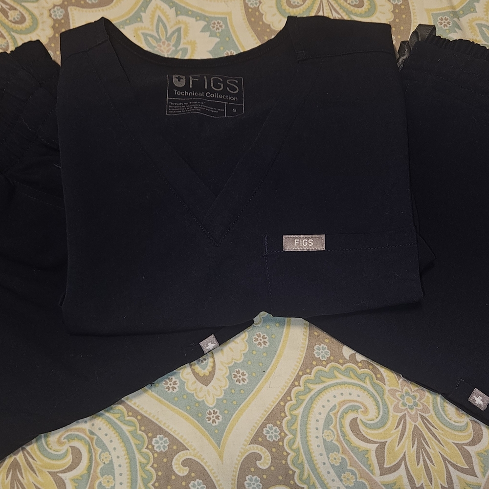 FIGS Scrub Bundle